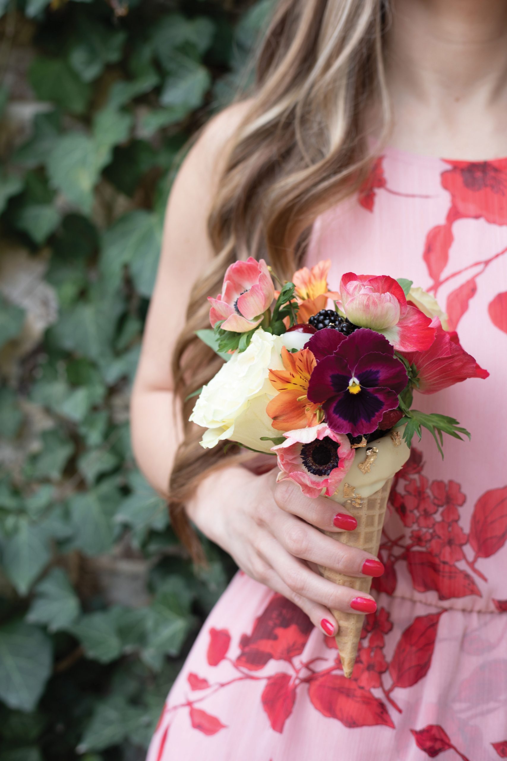 Fresh Florals + Cakes - Ellis County Living Magazine